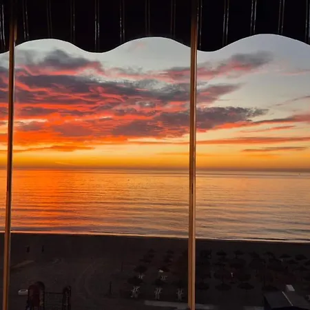 Frente Al Mar *